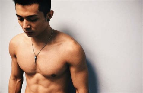 HK Star Pakho Chau’s Nude Pics Leaked; He Was Photographed。